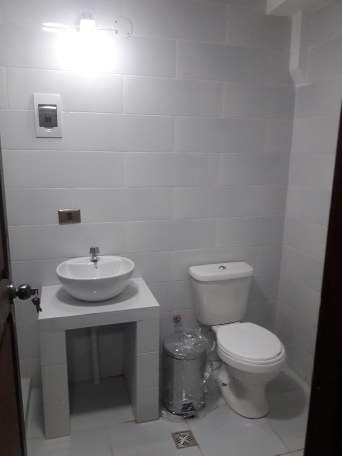 Hostal Jerian Уюни Екстериор снимка
