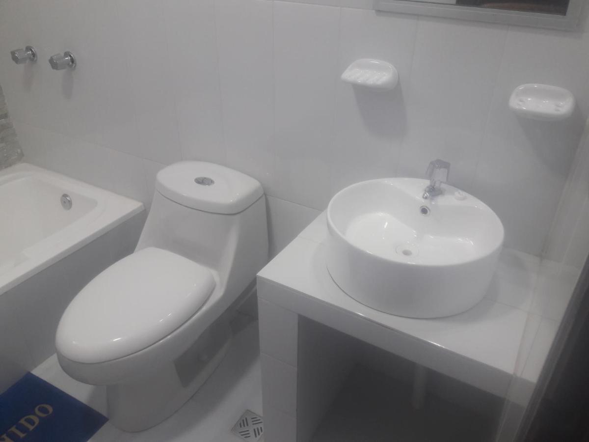 Hostal Jerian Уюни Екстериор снимка